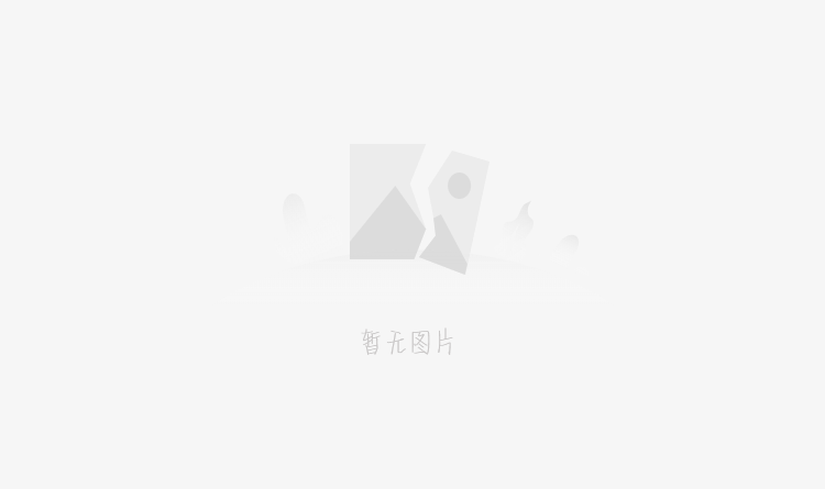 女星苏菲-玛索在戛纳电影节红毯上 长裙的肩带滑落